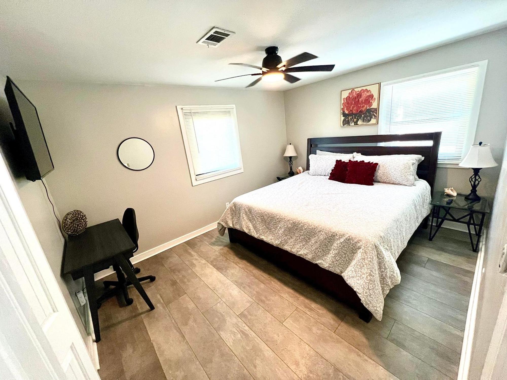4/2 Home Close To Beach, Centrally Located! Gulfport Kültér fotó